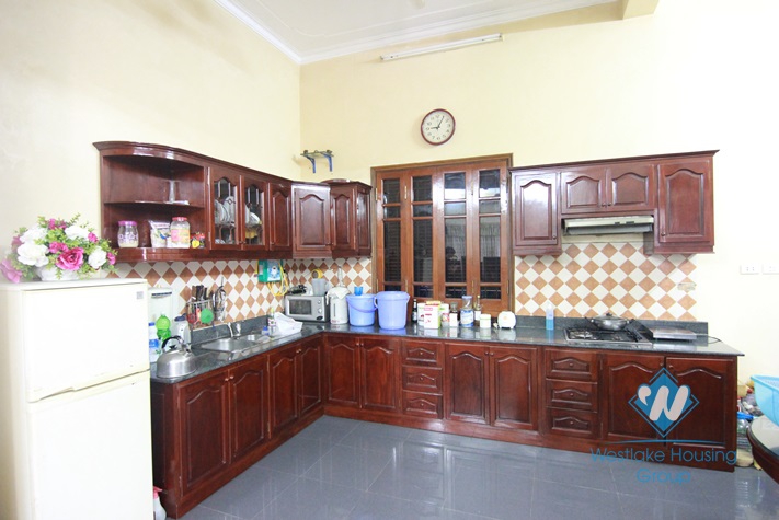 Garden house with 4 bedrooms for rent in Tay Ho area 